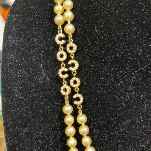 VINTAGE CHANEL PEARL STATION NECKLACE - Picture 3 of 8